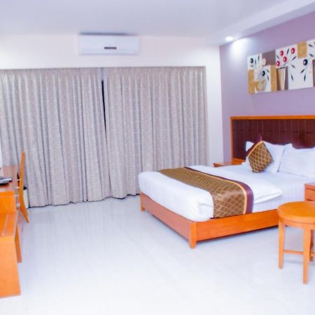 Hotel Platinum Kinshasa Eksteriør billede